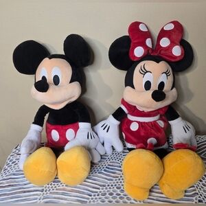 NWOT Disney Mickey and Minnie Mouse Plush Set - Black, Red, Yellow